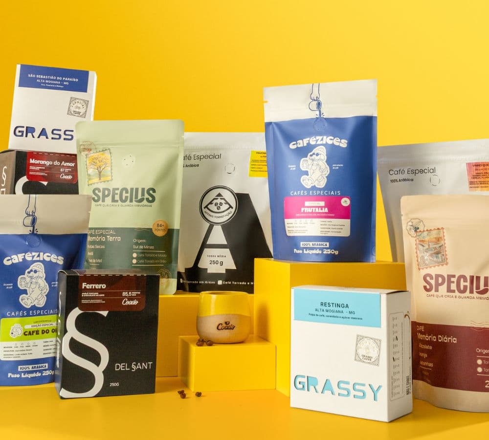 Cafés especiais, boxes e produtos Coado sobre fundo amarelo